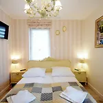 Apartment Miodowy Dom Exspanse 2 Lub 3 Z Tarasem I Parkingiem Kolberg