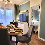 Miodowy Dom Exspanse 2 Lub 3 Z Tarasem I Parkingiem Apartamento Kołobrzeg