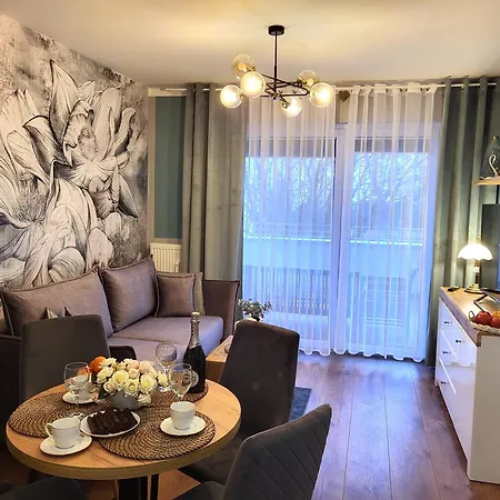 Appartement Miodowy Dom Exspanse 2 Lub 3 Z Tarasem I Parkingiem Kołobrzeg